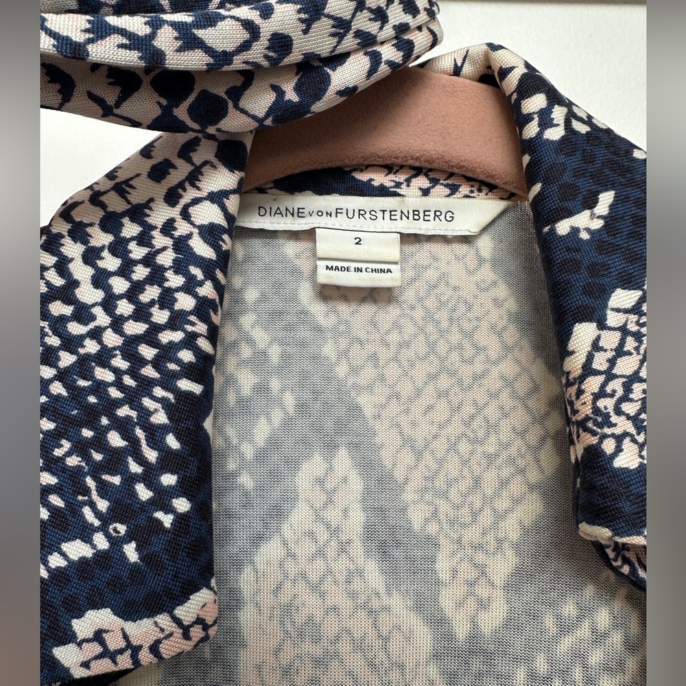 Vintage Diane von Furstenberg Blue & Cream classic silk wrap dress